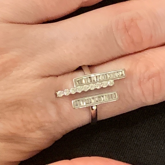 DIAMOND RING - Picture 6 of 6